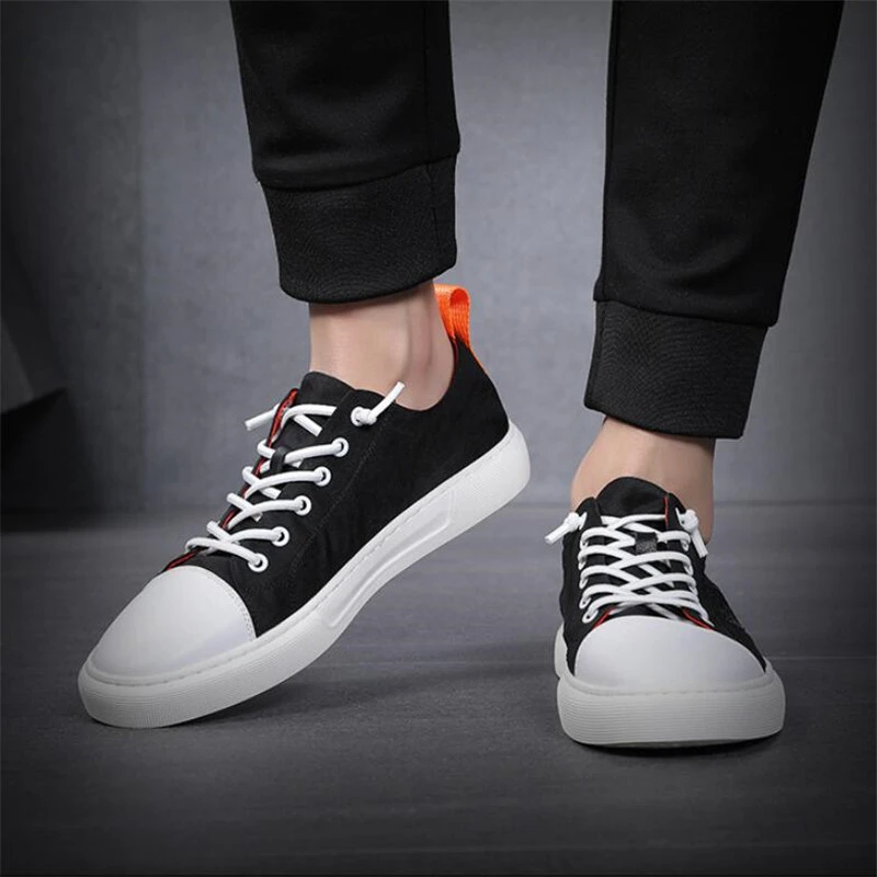 New Men Embroidery Little White Shoes Light Classic Fashion Casual Shoes Men Sneakers Sports canvas shoes Zapatos De Hombre