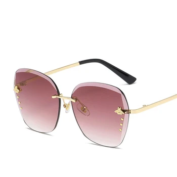 

2020 Women Sunglasses Brand Designer Square Metal Eyewear Honey Bee AccessoriesGradient Colors Lenses Driving UV400
