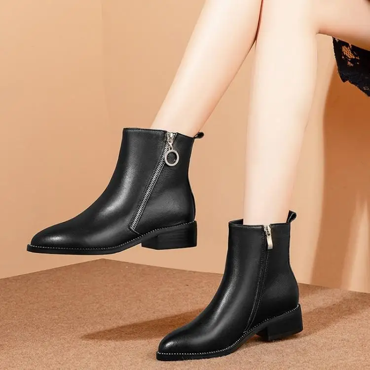 

Women's short boots spring and autumn single boot boots 2019 leather with pointed thick heel martin boots head layer leather