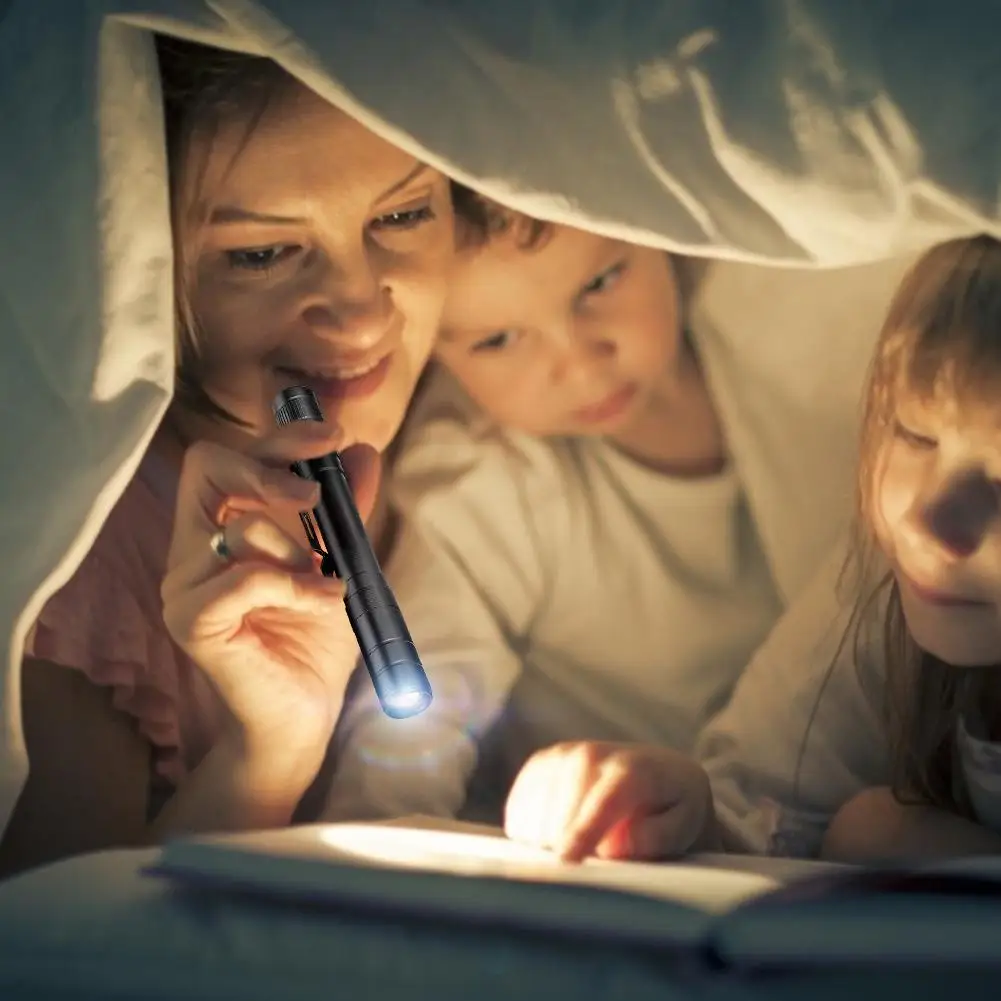 220в желт. Китайский фонарик летающий. Power style 3000w rechargeable flashlight torch. Фонарь луч 1500. Человек с фонариком в руке.