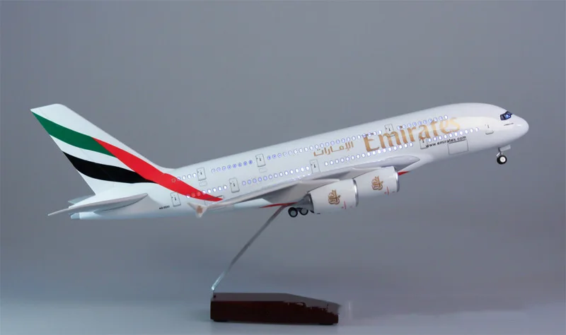 1/160 масштабная модель самолета Airbus EMIRATES A380 авиационная модель светодиодный светильник колесо литая Смола самолет Коллекция игрушек подарок - Цвет: Upgrated with light