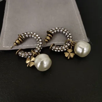 

2020 Retro Classic Hanging Pearl Earrings Fashion Vintage Jewelry Year Gift Jewelry Valentine's Day Party Gift Women