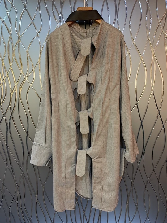 Ранняя осень Новая женская цветная неправильная Шея декоративная пуговица с длинным рукавом платье 823