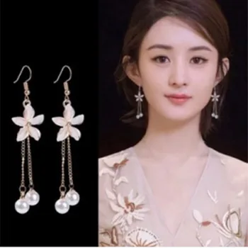 

2019 Fashion Korean Version Of The New Earrings Wild Chain Pearl Crystal Flower Earrings Pendant Women's Clothing Manufacturers