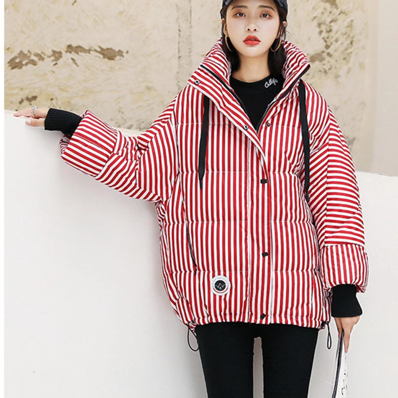 Красный Женское пальто оверсайз Harajuku Parkas короткая стеганая Повседневная теплая куртка Полосатая Зимняя одежда пушистая парка - Цвет: Красный