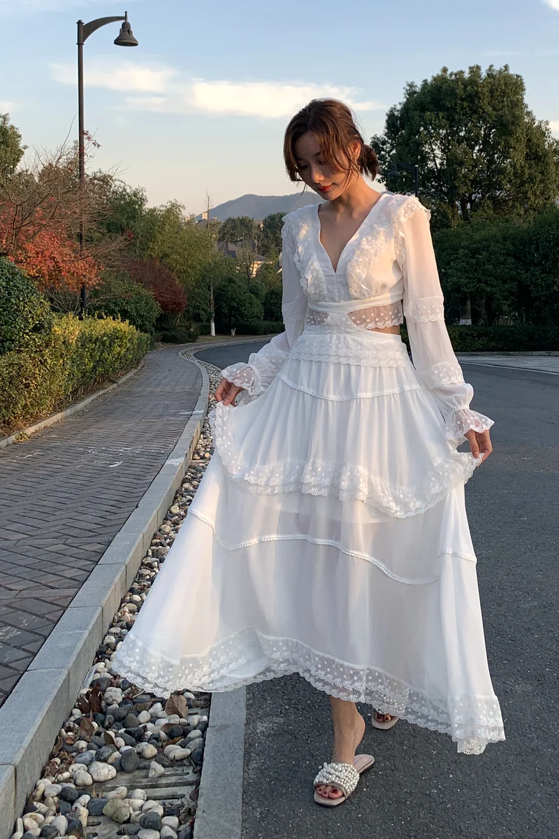 Сексуальное и Клубное платье, летнее Стильное женское платье с глубоким v-образным вырезом и рюшами, кружевное лоскутное платье с длинным рукавом, белое свободное платье, пляжная одежда в стиле бохо