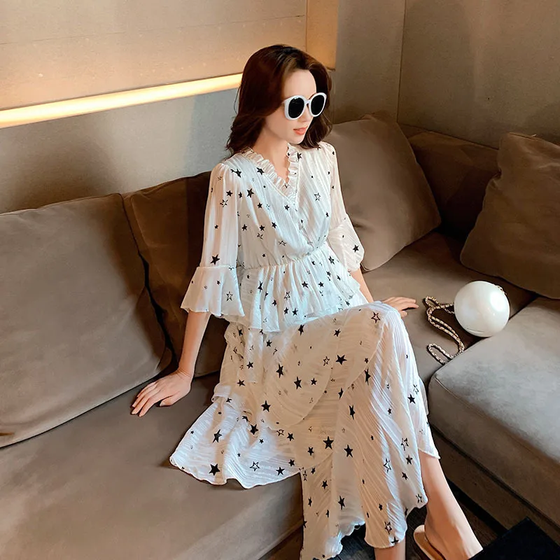 

2019 Spring And Summer New Style French Fairy Skirt Elegant V-neck Bell Sleeve Liangsi Star Printed Cake Long Skirts One Piece