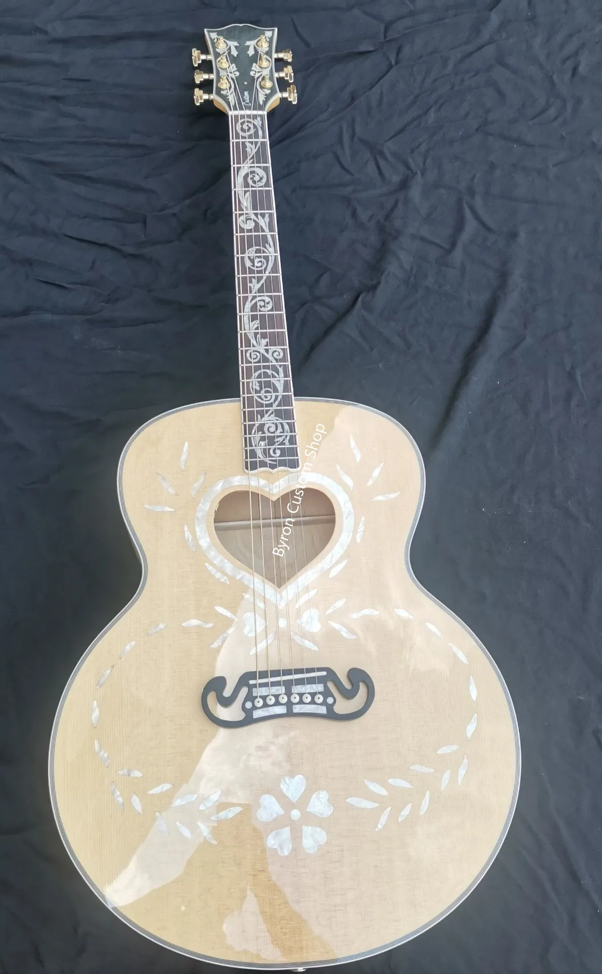 

free shipping custom shop heart jumbo 43 inches acoustic electric guitar qulted maple full white pearl solid wood vine acoustic