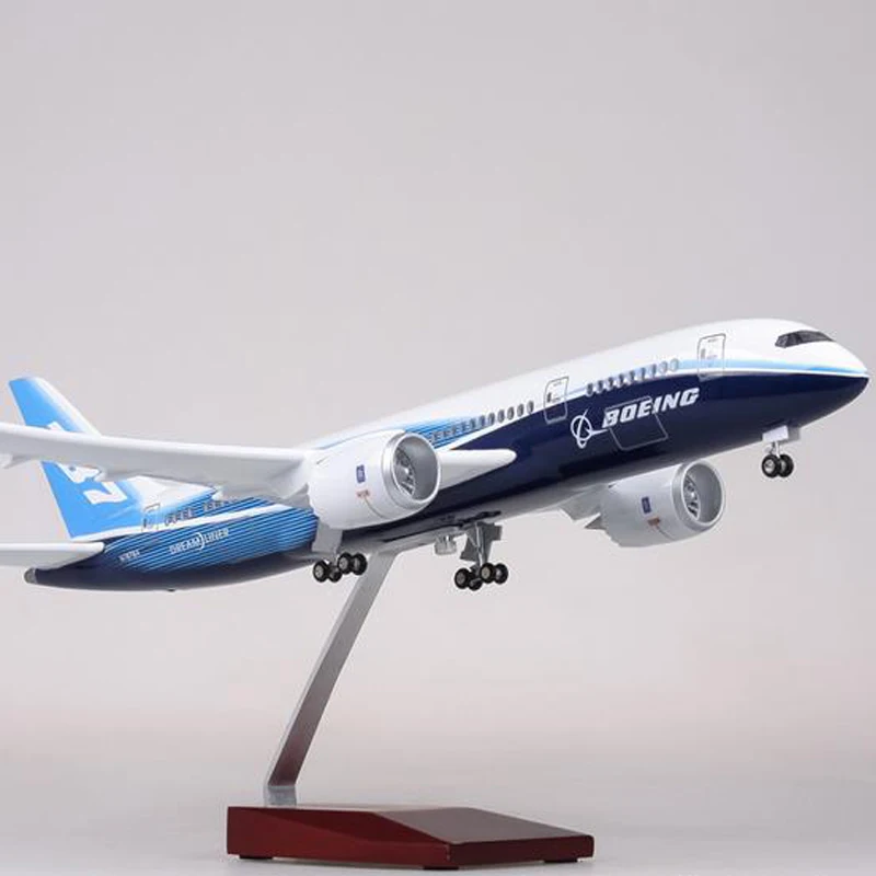 1/130 Scale 47CM Boeing B787 Airplane Resin Plastic Model Aircraft WIth Light And Wheels For Collection Gift |
