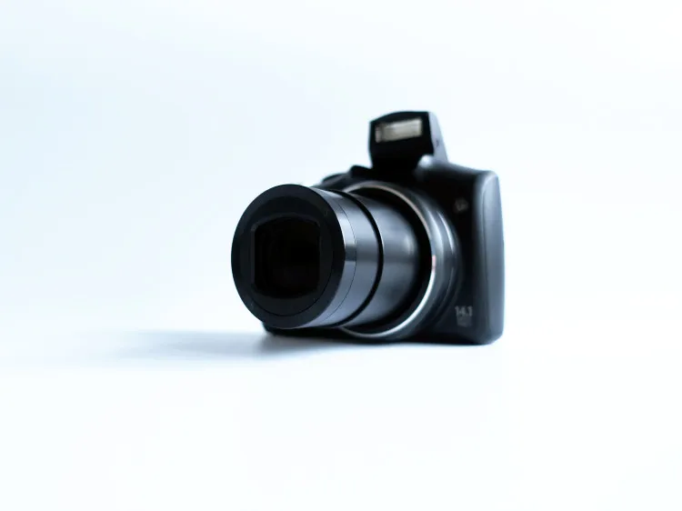 Б/у цифровая камера Canon PowerShot SX150 IS 14,1 МП с 12x широкоугольным оптическим стабилизированным зумом с 3,0 дюймовым ЖК-дисплеем