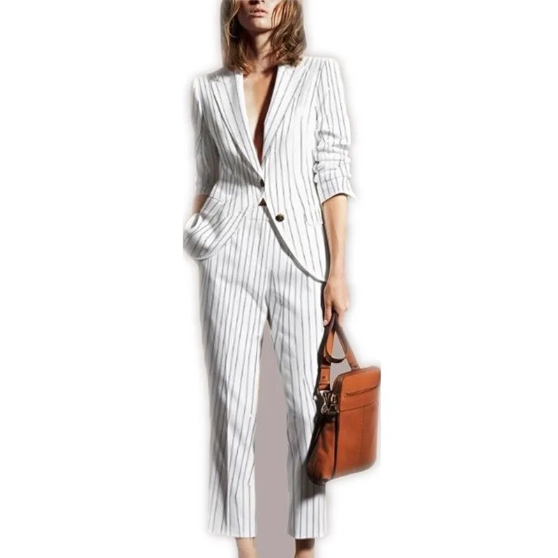 Женский брючный костюм в черно белую полоску деловой из двух предметов Офисная