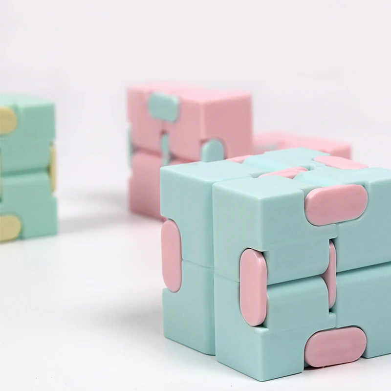Mini Infinity Cube Toys For Relieving Stress Anxiety Suitable For Children Adult Fun Magic Cube Decompression Toys afbeelding
