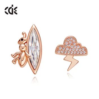

CDE Faison Jewelry New Design Rose Gold Color Ant Asymmetry Stud Earrings Cute Cloud Lightning Earrings Women Party Earrings
