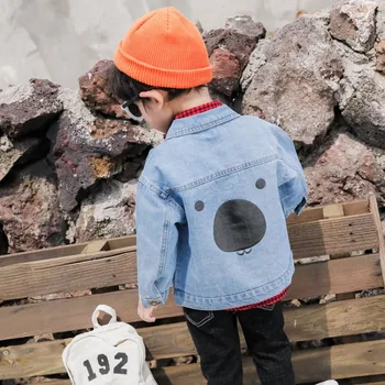 

Spring and autumn new fashion casual boy cartoon bear print denim jacket boy coat small and medium children