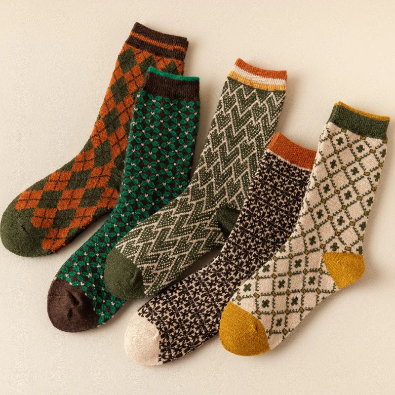 Qisin 1Pairs Lange Socken Frauen Mode Winter Kalt Widerstand Warm Halten Wolle Socke Dicke Geomeric Muster Koreanische Luxus socken – Detail 2