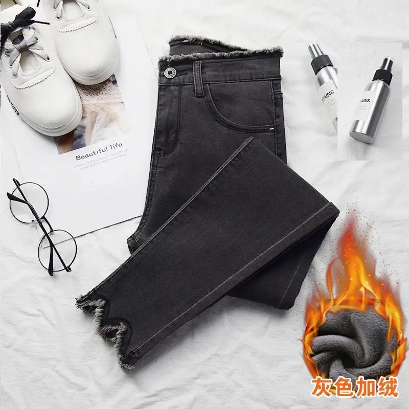 Плотные вельветовые джинсы с высокой талией для женщин, зима, обтягивающие Стрейчевые теплые джинсы, штаны для мамы, черные джинсовые брюки с начесом, размер 25-32