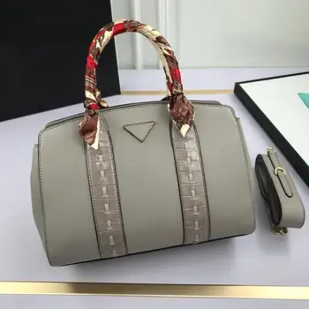 

New 2020 European and American fashion style ladies handbag, large capacity design, factory direct, global free transportation