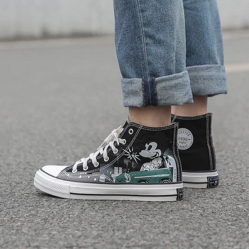 

2020 spring new couple high-help Mickey Mouse canvas shoes men Korean anime shoes trend hand-painted men's shoes