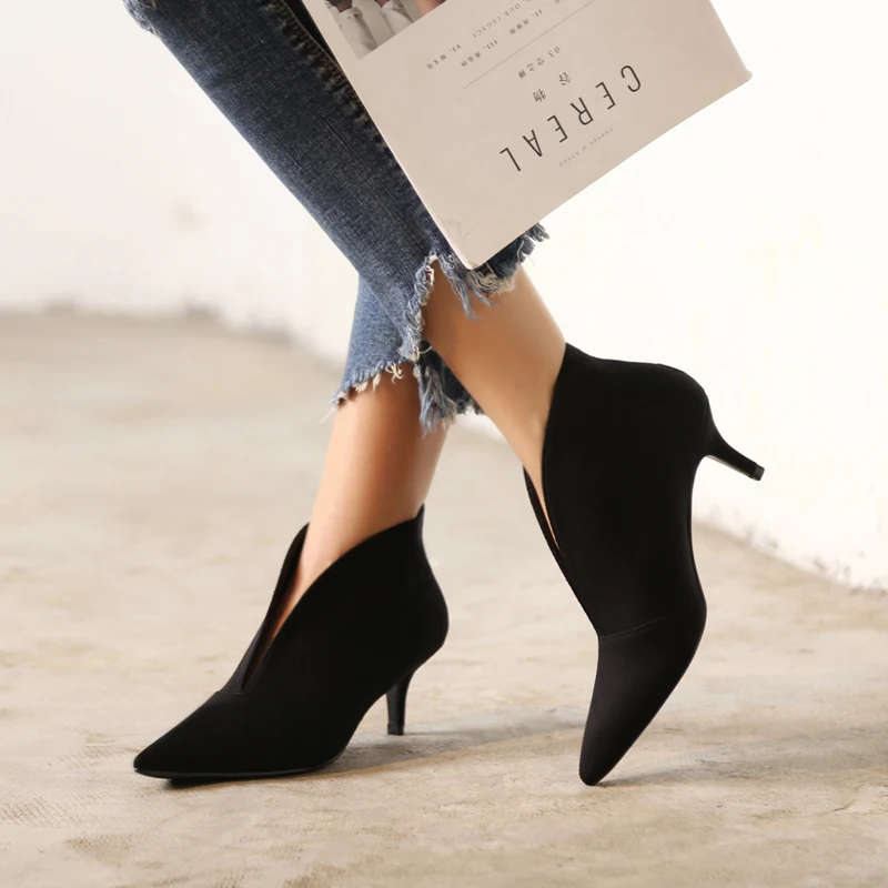 

2019 New Korean Thin Heels Deep V Mouth Pointed Toe Short Boots Sexy Ankle Boots Simple Comfort Women's Boots Retro High Heels
