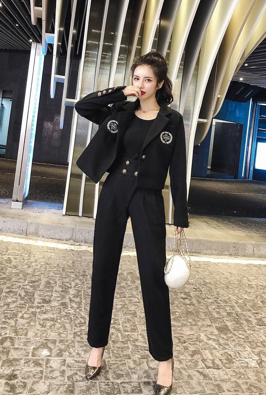 

Photo Shoot 2019 Most New Style Badge Embroidered Short Suit Jacket + Irregular High Waist Pants Woolen Cloth England Set