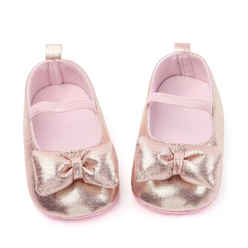 Обувь для новорожденных девочек; коллекция года; прогулочная обувь для маленьких девочек; золотистый, красный бант для маленьких девочек