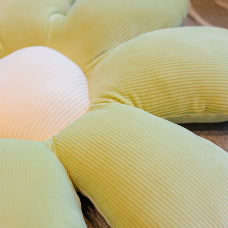 Рисунок 6 - Декоративная подушка в виде цветка