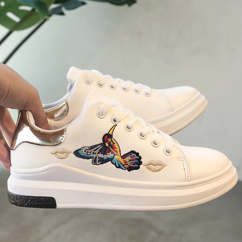 

Geeksnow Women Sneakers 2019 Fashion Breathble Vulcanized Shoes Women Pu leather Platform Shoes Women Lace up Casual Shoes White