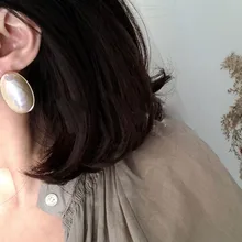 Дизайн, овальные серьги-гвоздики для женщин, натуральная оболочка, преувеличенные серьги для девочек, высококачественные корейские серьги Femme