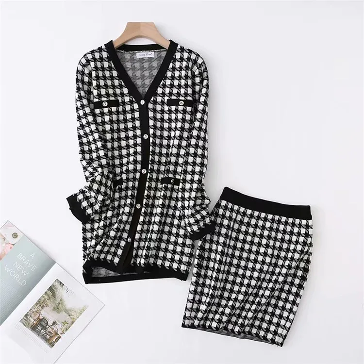 

0098-0909 Autumn New Style V-neck Long Sleeve Pattern Loose-Fit Coat + Skirt