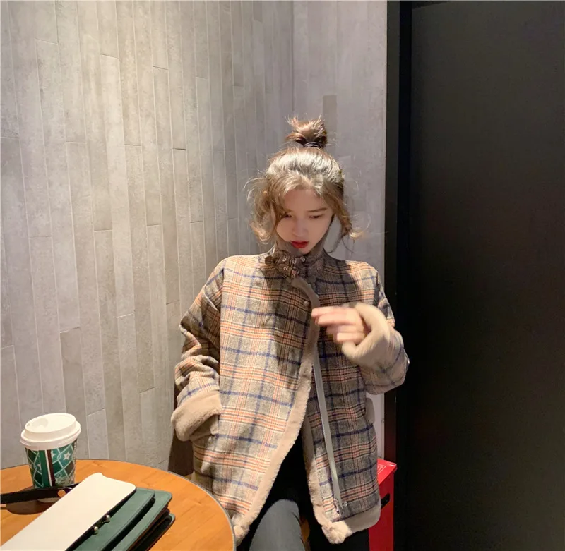 

Photo Shoot 2019 Winter New Style Loose Thick Retro Plaid Plush Coat Padded