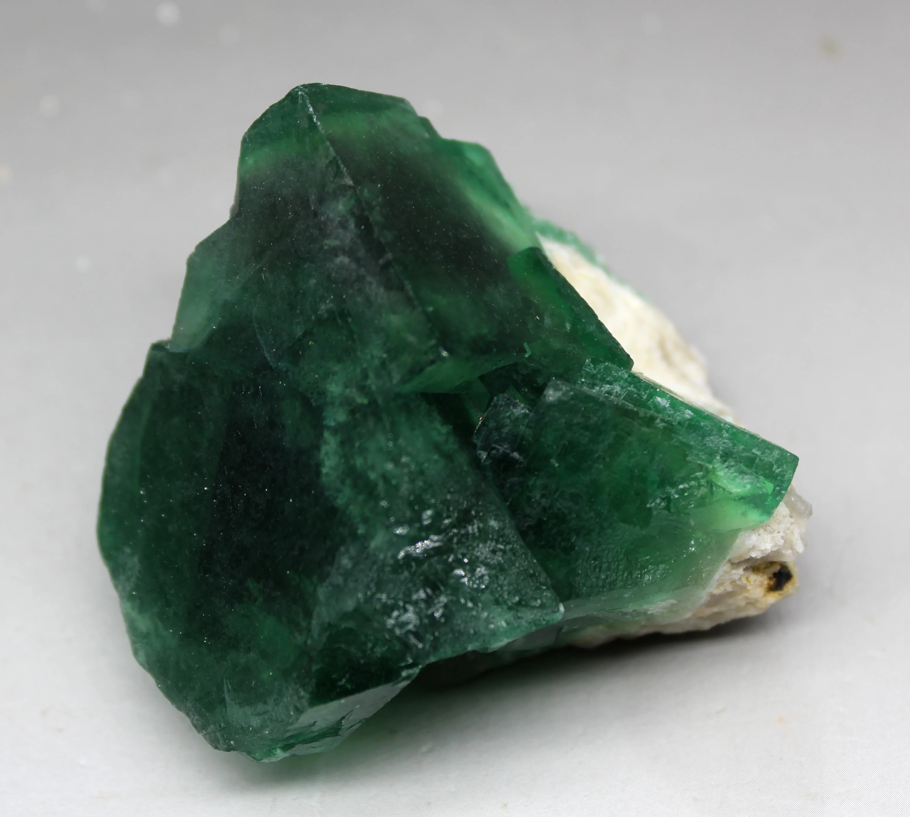 131 г натуральный зеленый флюорит, минеральный образец, минеральные хрустальные образцы, камни и кристаллы, целебный кристалл