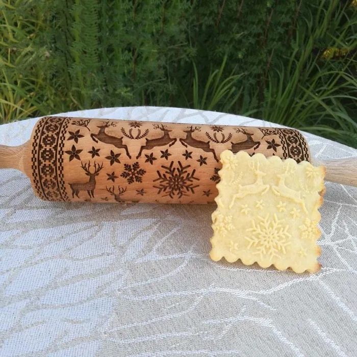 HOT 1 Pcs Wooden Rolling Pin Embossing Baking Christmas Elk Cookies Noodle Biscuit Fondant TI99