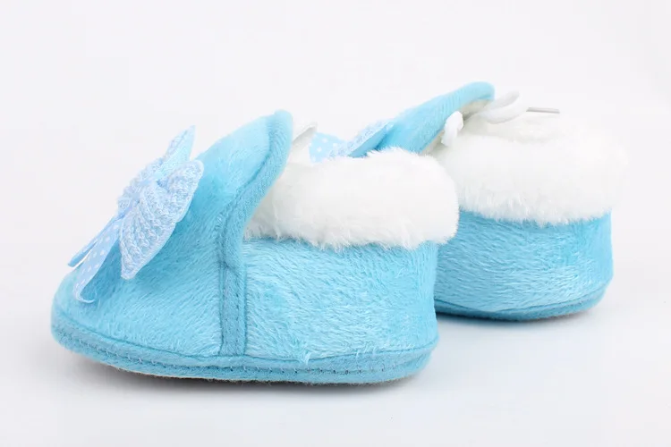 Зимняя теплая мягкая детская обувь с бантиком; хлопковая обувь; ботинки; утолщенная теплая обувь на мягкой подошве для первых прогулок; обувь для малышей 0-18 месяцев