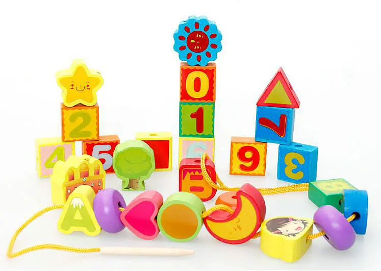 Бесплатная доставка буквенно зубчатые бусины Детские деревянные игрушки наборы