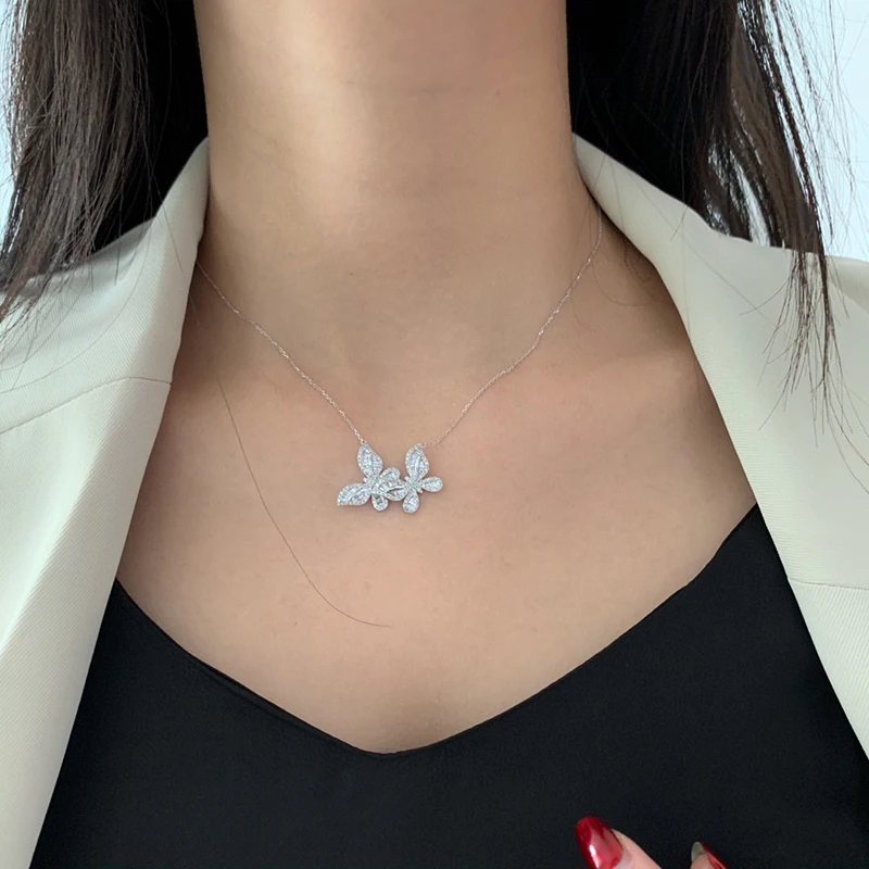 LUOWEND-18K 화이트 골드 펜던트 목걸이, 진짜 천연 다이아몬드 펜던트 더블 나비 모양 약혼 목걸이 정교한
