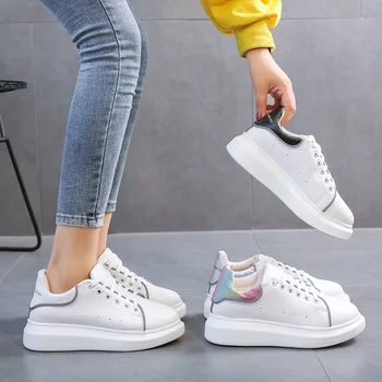 

New Fashion White Shoes Female Sexy Comfortable Korean Leisure Shoes Sneaker Female Shoes Illuminated Board Shoes I2-34