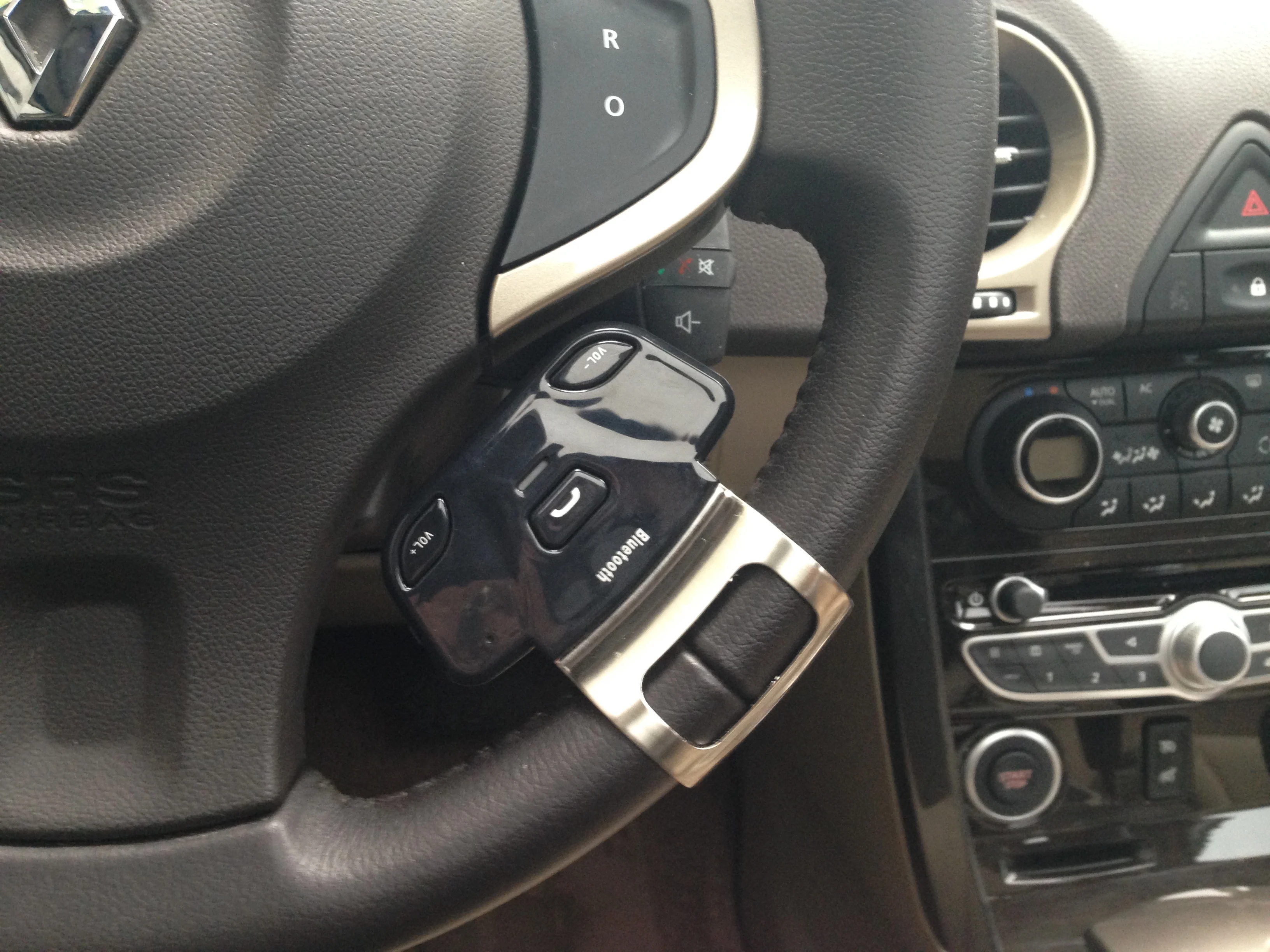 HandsFree рулевое колесо Bluetooth автомобильные комплекты handsfree kit фиксация на рулевом колесе Поддержка автомобиля Bluetooth связь