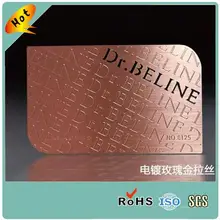 Дешевые Заказные металлические визитные карточки с гальваническим покрытием, позолоченные розы, тисненые металлические визитные карточки из нержавеющей стали, выгравированные металлические пригласительные карточки