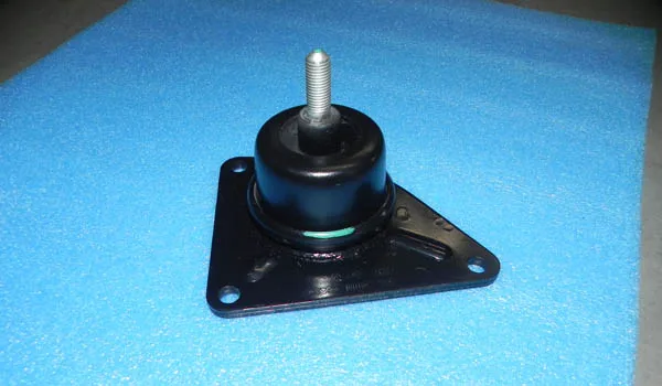 (4 models) 1pcs Engine Mounting Bracket cushion rubber part for Chinese X1 M1 1.3L 473 engine Auto car motor parts