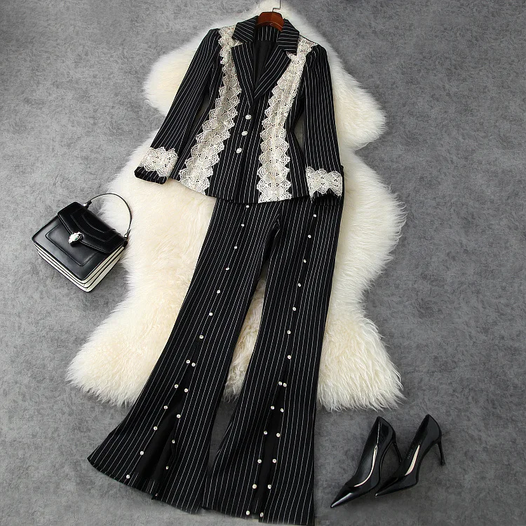 

Europe and the mature women's clothing in the winter of 2021 new style long-sleeved embroidery drills very coat flares striped s