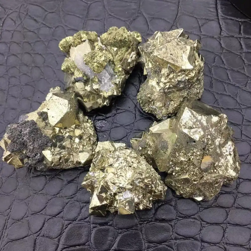 Натуральные кластеры пирита камни и кристаллы друза минерал восстанавливающий