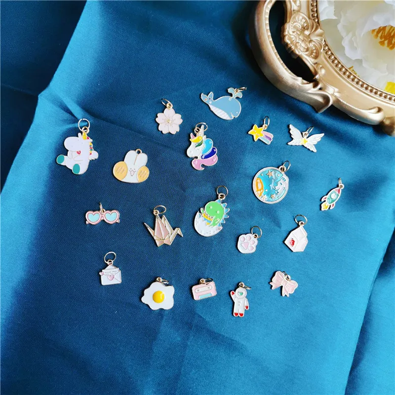 

New Popular Accessory Macaron Pendant Poached Egg Unicorn Cherry Blossom Dinosaur Shoe Chain Key Chain