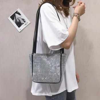 

Niche Design Bag Female 2020 New Flash Diamond Messenger Shoulder Bag Diamond Bucket Bags High Quality Fashion Women Handbags