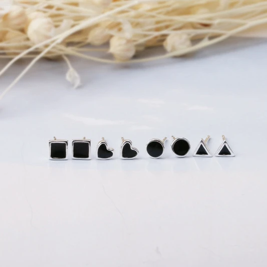 8267028549_1646359543