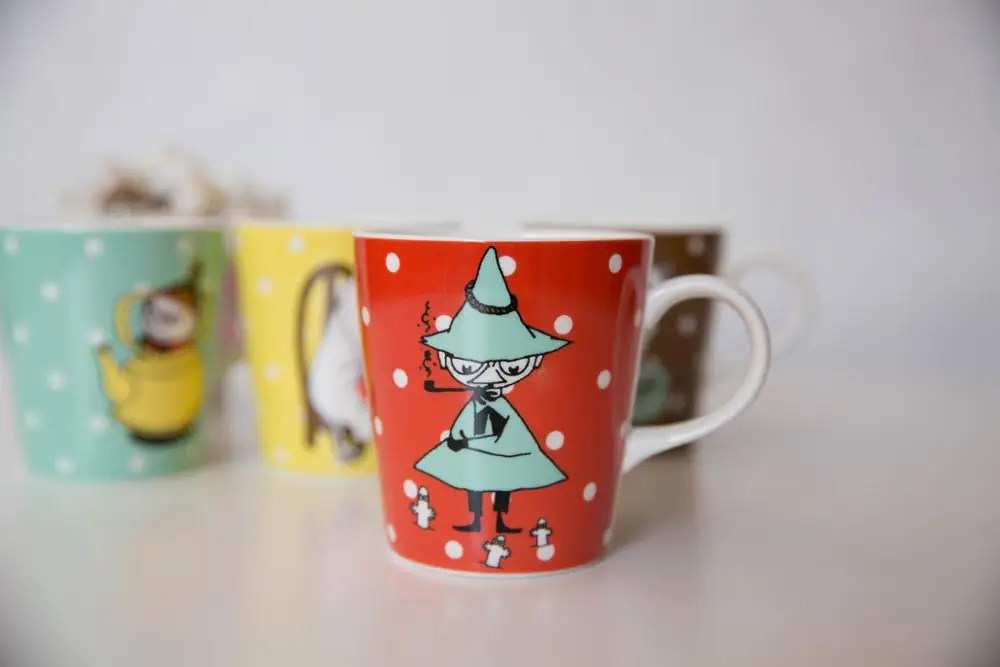 Красный Муми-троллями Необычные чашки и кружки с Муми-троллями tazas de ceramica creativas canecas criativa любимая Версия Милая кружка - Цвет: Красный