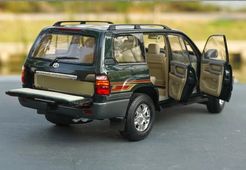 1/18 масштаб Land Cruiser LC100 модель автомобиля из сплава литая под давлением металлическая внедорожник Коллекция игрушек Детский Сувенирный дисплей Классический