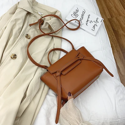 Коричневый Европейская и американская мода дерево сплошной цвет большая емкость кальмар сумка на плечо крылья сумка width28cm high19cm thickness11cm - Цвет: Коричневый