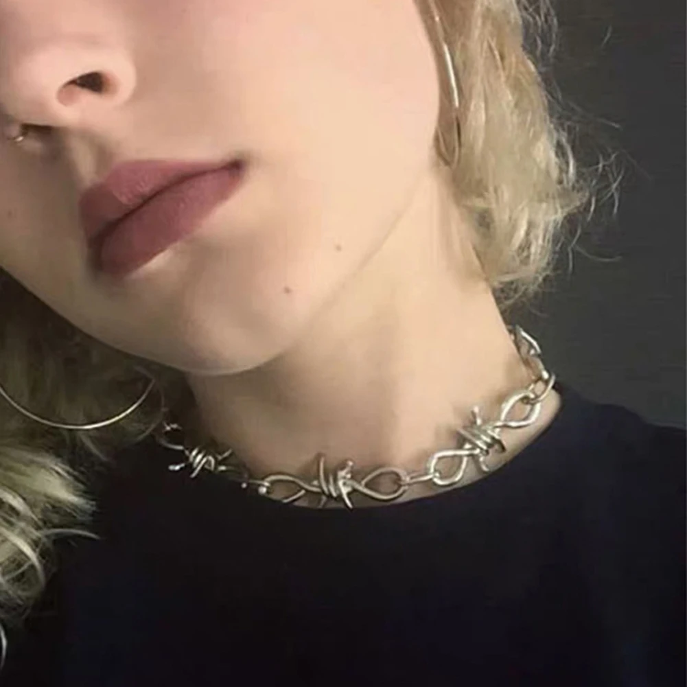 

2019 New Handmade Men Women Unisex Chain Thorns Spur Necklace Heavy Duty Padlock Choker Metal Collar Collier