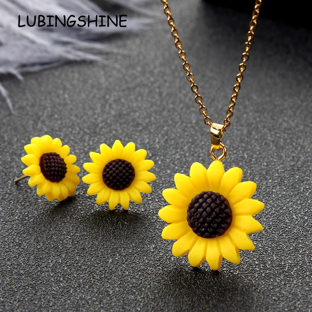 Boho Daisy Sunflower Stainless Steel Gold Color Pendant Chain Necklace