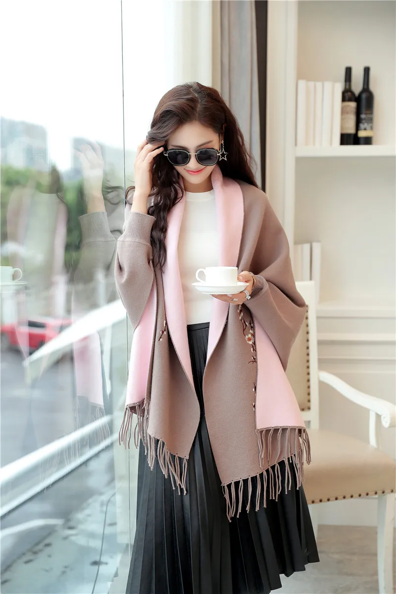 Корейский осенне-зимний свитер с вышивкой и кисточками женский кардиган Свободное пальто шаль длинный большой размер плащ шарф N928